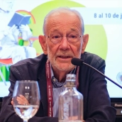 El alto representante de la Política Exterior y exministro de Cultura, Educación y Ciencia y Asuntos Exteriores, Javier Solana, durante los Cursos de Verano de la UCM. Rafael Bastante / Europa Press El alto representante de la Política Exterior y exministro de Cultura, Educación y Ciencia y Asuntos Exteriores, Javier Solana, durante los Cursos de Verano de la UCM. Rafael Bastante / Europa Press