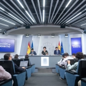 La ministra de Inclusión, Seguridad Social y Migraciones y portavoz del Gobierno, Elma Saiz (c); y el ministro para la Transformación Digital y de la Función Pública, Óscar López (d). Foto de archivo: Fernando Sánchez / Europa Press