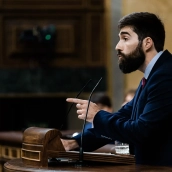 El diputado de la ultraderecha Vox, Manuel Mariscal, interviene durante una sesión plenaria extraordinaria en el Congreso de los Diputados. Carlos Luján / Europa Press