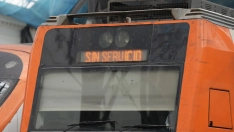 Una unidad de tren sin servicio en la estación de Francia de Barcelona