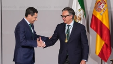 EuropaPress 7665832 presidente junta andalucia juanma moreno saluda vicepresidente segundo