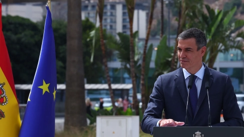 El presidente del Gobierno, Pedro Sánchez, durante la declaración institucional en La Línea de la Concepción este miércoles. Pool Moncloa / Fernando Calvo
