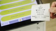 EuropaPress 5625176 ticket turno voto correo oficina correos calle conde penalver 21 julio 2023