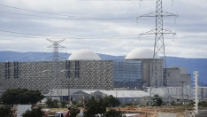 Vista de la central nuclear de Almaraz en Navalmoral de la Mata. Carlos Criado / Europa Press