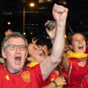 Alberto Núñez Feijóo animando a España. (Fuente: Lavanguardia).
