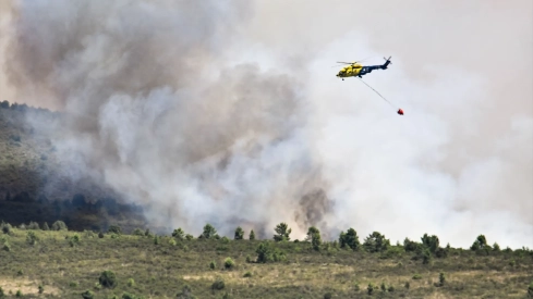 EuropaPress 7670428 medios aereos trabajan extincion incendio 17 julio 2026 mierla guadalajara EuropaPress 7670428 medios aereos trabajan extincion incendio 17 julio 2026 mierla guadalajara