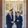 El presidente del Gobierno, Pedro Sánchez, recibe al lehendakari, Imanol Pradales. Diego Radamés / Europa Press