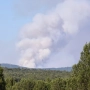 Vista del humo del incendio forestal. Ramón Comet / Europa Press