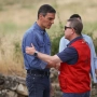 El presidente del Gobierno, Pedro Sánchez y el presidente de Castilla-La Mancha, Emiliano García-Page, durante una visita a las zonas afectadas por el incendio en Guadalajara. Alejandro Martínez Vélez/Europa Press.