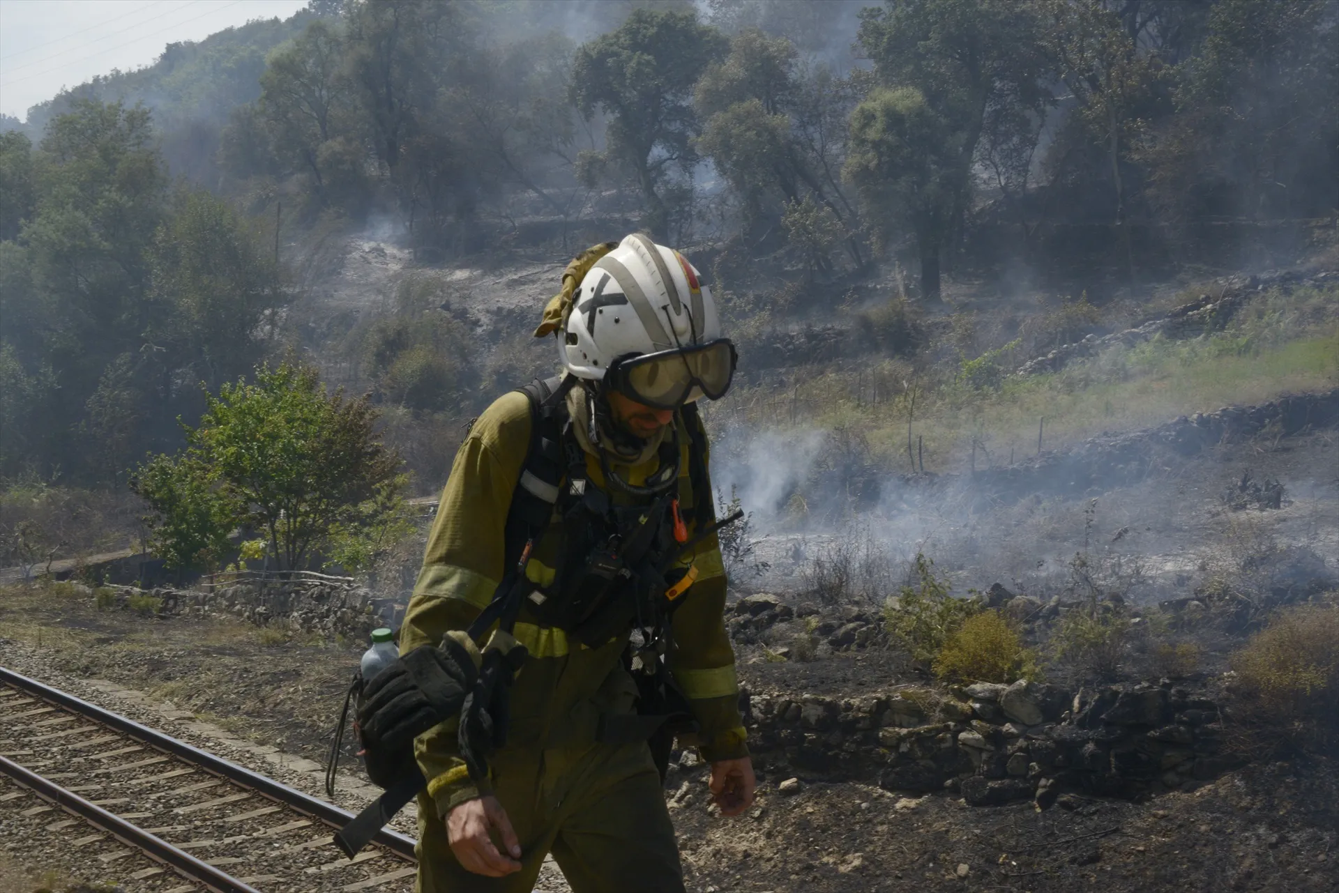EuropaPress 7662762 bomberos hidroavion trabajan tareas extincion incendio forestal untes 13