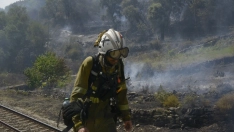 EuropaPress 7662762 bomberos hidroavion trabajan tareas extincion incendio forestal untes 13