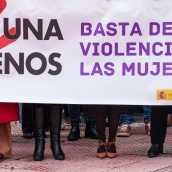 Trabajadores de la Delegación del Gobierno durante un minuto de silencio por el homicidio por presunta violencia de género. Foto de archivo: Matias Chiofalo / Europa Press