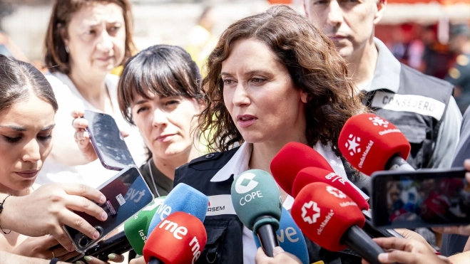 The president of the Community of Madrid, Isabel Díaz, attends to the media during a visit to the Advanced Command Post (PMA) for the Almorox fire. A. Pérez Meca / Europa Press The president of the Community of Madrid, Isabel Díaz, attends to the media during a visit to the Advanced Command Post (PMA) for the Almorox fire. A. Pérez Meca / Europa Press
