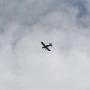 Un avión durante las labores de extinción del incendio forestal. Mateo Lanzuela / Europa Press