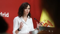 La maniobra de Ayuso con la que intenta cerrar la polémica del ático de lujo en Chamberí: anuncia su venta para financiar la lucha contra los incendios
