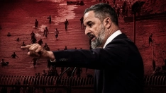 El líder de la ultraderecha Vox, Santiago Abascal; y los inmigrantes intentando entrar en Ceuta. Elaboración propia (Imágenes de Europa Press)