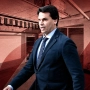 El novio de Ayuso, Alberto González Amador, y el ático que ha puesto en venta por 1,63 millones de euros. Elaboración propia (Imágenes de Europa Press e Idealista)