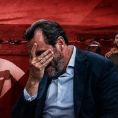 La imagen alterada de Abascal difundida por el ministro Óscar Puente (c) en X; y el líder ultra Alvise Pérez este sábado escoltado por la Polícia Nacional en Ceuta. Elaboración propia (Imágenes de X y Europa Press)