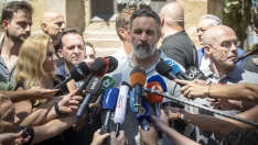 EuropaPress 7699184 presidente vox santiago abascal atiende medios plaza africa agosto 2026