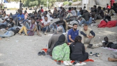 Varios migrantes, a 1 de agosto de 2026. Marcos Moreno / Europa Press
