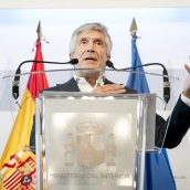 El ministro del Interior, Fernando Grande-Marlaska, atiende a los medios de comunicación tras la reunión del consejo extraordinario de ministros del Interior de la UE por la crisis en Ceuta. A. Pérez Meca / Europa Press