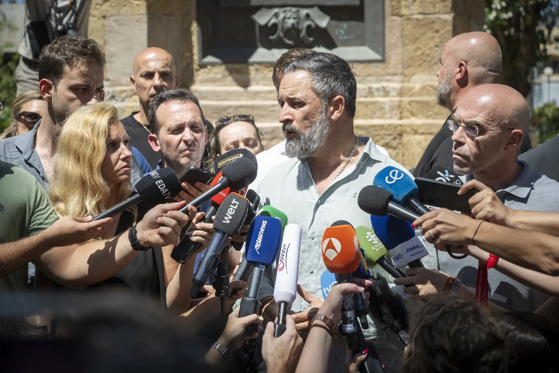 EuropaPress 7699186 presidente vox santiago abascal atiende medios plaza africa agosto 2026
