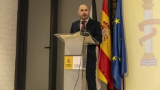 El nuevo delegado del Gobierno en Ceuta, Miguel Ángel Pérez Triano, durante su toma de posesión en la Biblioteca Pública El Morro. Antonio Sempere/Euuropa Press.