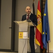 El nuevo delegado del Gobierno en Ceuta, Miguel Ángel Pérez Triano, durante su toma de posesión en la Biblioteca Pública El Morro. Antonio Sempere/Euuropa Press.