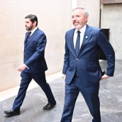 El líder de la ultraderecha VOX en Aragón y vicepresidente primero, Alejandro Nolasco (i), y el presidente de Aragon, Jorge Azcón (d). Foto de archivo: Ramón Comet / Europa Press