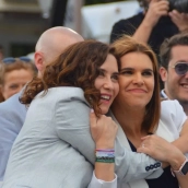 La presidenta de la Comunidad de Madrid, Isabel Díaz Ayuso, y la alcaldesa de Alcalá de Henares, Judith Piquet. Fuente: cuenta X @JudithPiquet