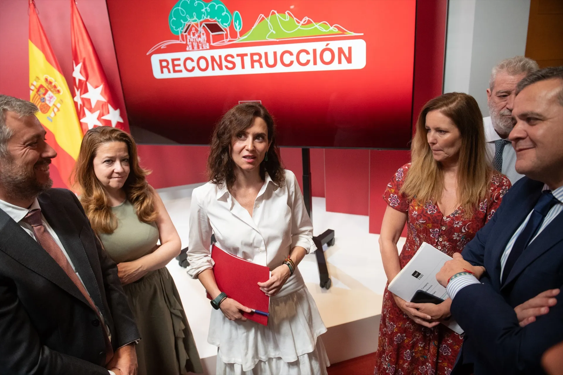 EuropaPress 7693985 presidenta comunidad madrid isabel diaz ayuso acompanada consejero