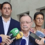 El presidente de la Ciudad Autónoma de Ceuta, Juan Jesús Vivas, realiza declaraciones a los medios. Gabriela Sardá Núñez / Europa Press