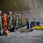 Cinco pelotones de soldados rescatistas del Ejército de Colombia, preparados para ser desplegados en las zonas más afectadas por el grave terremoto. Fuente: @COL_EJERCITO en X