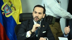 El nuevo presidente ultraderechista de Colombia, Abelardo De La Espriella, presidiendo el Comité Nacional para el Manejo de Desastres. Fuente: @UNGRD