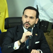 El nuevo presidente ultraderechista de Colombia, Abelardo De La Espriella, presidiendo el Comité Nacional para el Manejo de Desastres. Fuente: @UNGRD