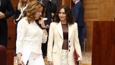 La presidenta de la Comunidad de Madrid, Isabel Díaz Ayuso, y la consejera de Sanidad, Fátima Matute, durante un pleno en la Asamblea de Madrid. Foto de archivo: Eduardo Parra / Europa Press