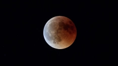 Eclipse de Luna visto desde Madrid el 27 de julio de 2018. Eduardo Parra / Europa Press