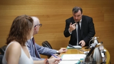 El diputado de la ultraderecha Vox, David Muñoz, en Les Corts. Fuente: José Cuéllar/Corts Valencianes