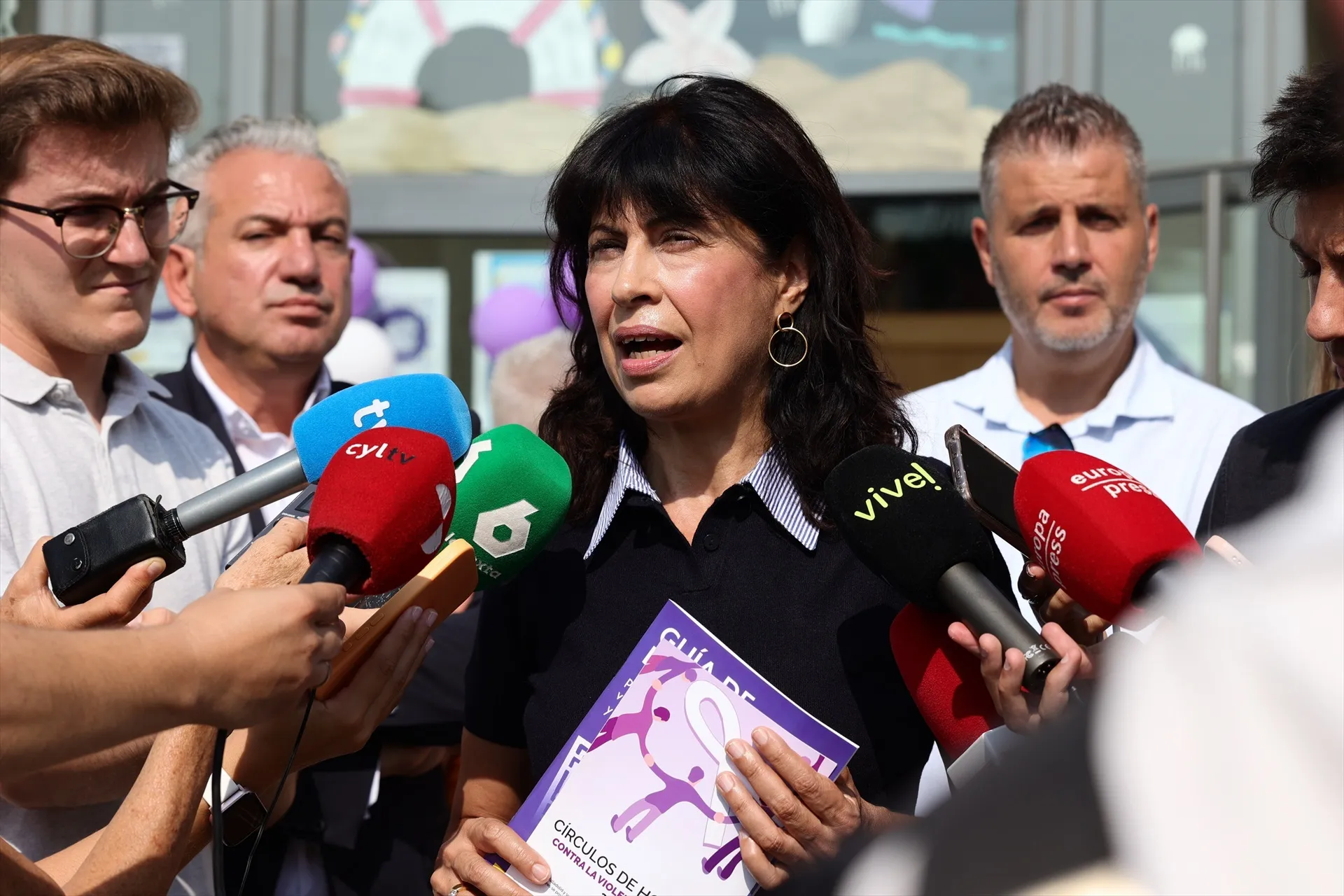 EuropaPress 7713925 ministra igualdad ana redondo visita punto violeta fiestas 14 agosto 2026