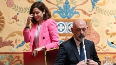 La presidenta de la Comunidad de Madrid, Isabel Díaz Ayuso y el rector de la Universidad Complutense de Madrid, Joaquín Goyache. Foto de archivo: Diego Radamés / Europa Press