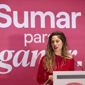 La portavoz de Sumar, Lara Hernández, este lunes en rueda de prensa.