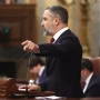 El presidente de la ultraderecha Vox, Santiago Abascal, interviene durante una sesión plenaria en el Congreso de los Diputados. Foto de archivo: Eduardo Parra / Europa Press