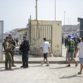 Refuerzos en la frontera entre Ceuta y Marruecos. Marcos Moreno / Europa Press