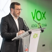El portavoz de Vox, José Antonio Fuster, este lunes en rueda de prensa.
