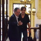 La ministra de Sanidad, Mónica García, y  el presidente de Ceuta, Juan Jesús Vivas. Gabriela Sardá Núñez / Europa Press