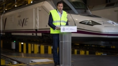 El ministro de Transportes y Movilidad Sostenible, Óscar Puente, en los Talleres de Renfe en Fuencarral. Foto de archivo: Alejandro Martínez Vélez / Europa Press