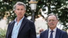 El presidente del PP, Alberto Núñez Feijóo, y el presidente de Ceuta, Juan Jesús Vivas, este miércoles. Fuente: PP/Tarek