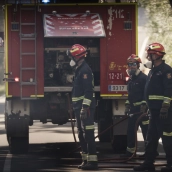 Unos bomberos trabajan en la extinción del grave incendio que arrasó la Sierra Oeste de la Comunidad de Madrid. Foto de archivo: Mateo Lanzuela / Europa Press