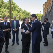 El presidente de la Junta de Andalucía, Juanma Moreno y el presidente de Ceuta, Juan Jesús Vivas.  María José López / Europa Press