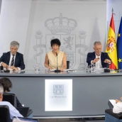 El ministro del Interior, Fernando Grande-Marlaska, la portavoz del Gobierno y ministra de Inclusión, Seguridad Social y Migraciones, Elma Saiz, y el ministro de Política Territorial y Memoria Democrática, Ángel Víctor Torres. Jesús Hellín / Europa Press